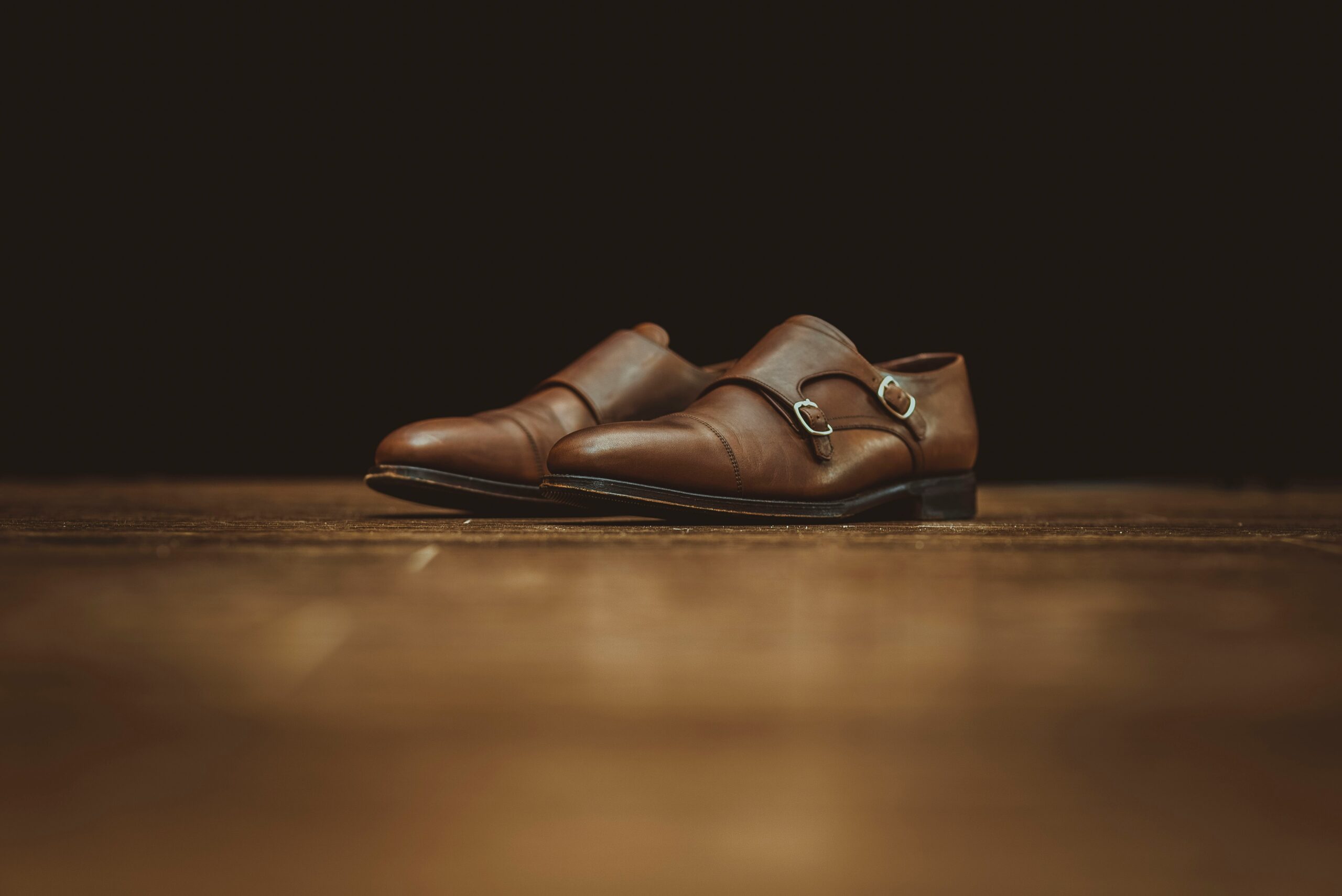 jia-ye-erHlzWCN6zQ-unsplash Suit Supply Black Oxford Captoe Dress shoes