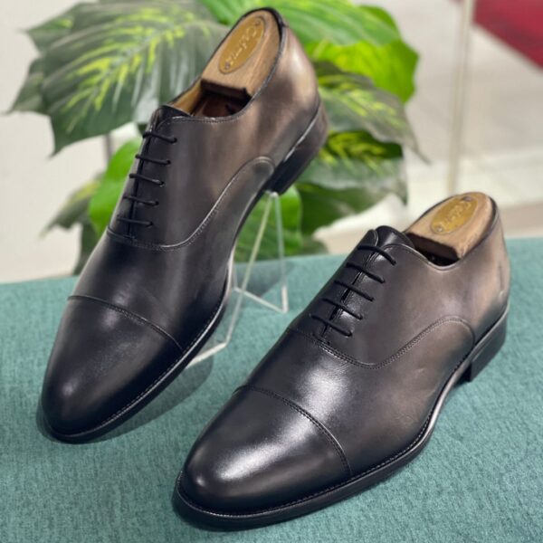 Suit Supply Black Oxford Captoe Dress shoes